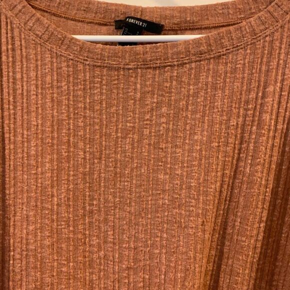 Forever 21 Cropped Light Weight Knit Top - Picture 2 of 5